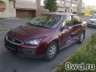 Битый автомобиль Ford Focus